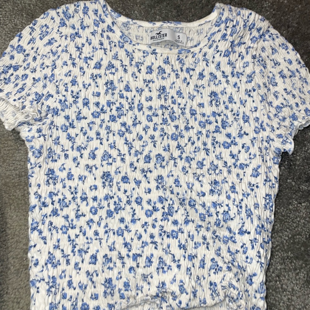 Holister Top!!
